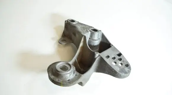 Audi A4 S4 B5 8D Engine mounting bracket 4B0199351B