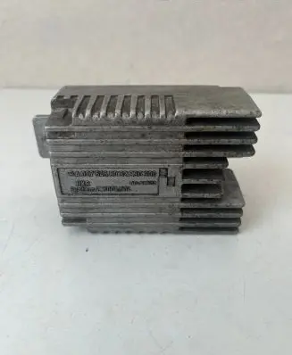 Mercedes-Benz E W210 Coolant fan relay A0275458032 E5001004