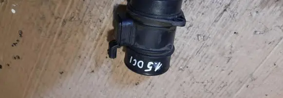 Nissan Juke I F15 Mass air flow meter H8200702517