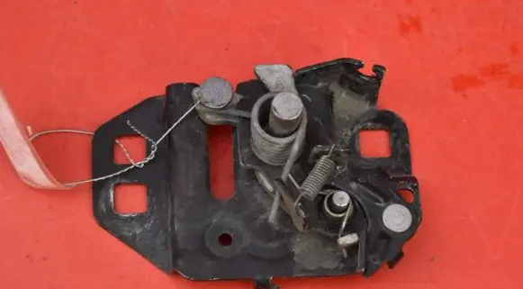 Ford Mondeo MK I Engine bonnet/hood lock/catch DS7A-16700--AE