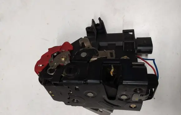 Audi A4 S4 B6 8E 8H Rear door lock 4B0839015D