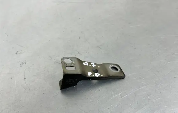 Audi A7 S7 4G Fender mounting bracket 4G8809322