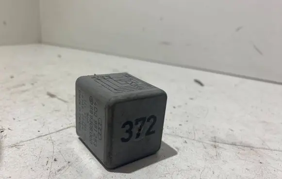 Audi A8 S8 D2 4D Other relay 4D0951253 899309000