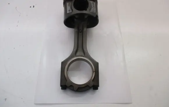 Hyundai Santa Fe Piston with connecting rod D4HB