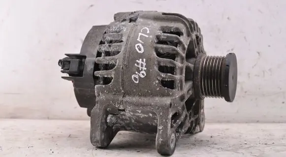 Renault Clio IV Generator/alternator 231007842R