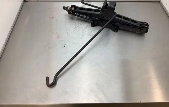 Subaru Tribeca Lift Jack 005523B