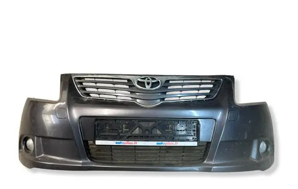 Toyota Avensis T270 Front bumper