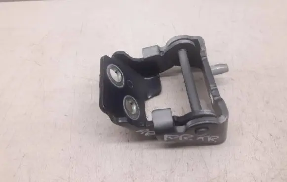 Citroen C5 Front door lower hinge 876G0R