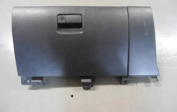 Infiniti Q45 III Glove box