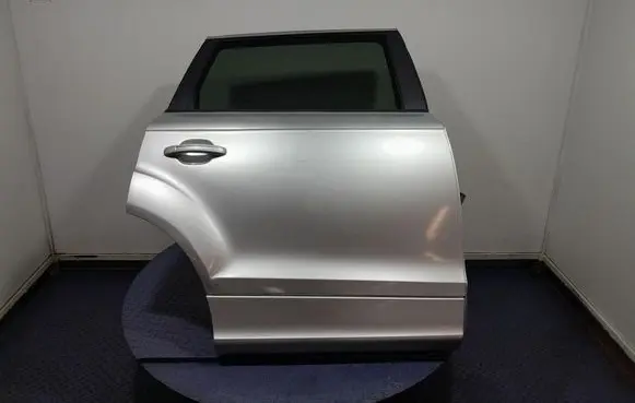 Audi Q7 4L Rear door