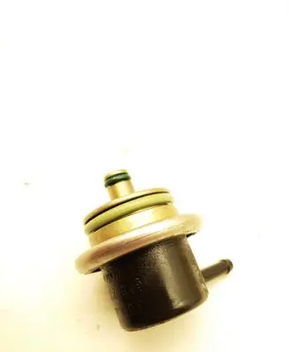 BMW 3 E30 Fuel pressure sensor 0280160500 1715685
