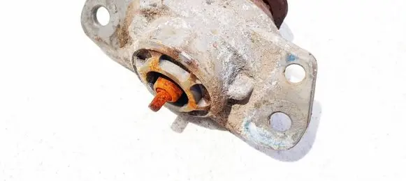 Volkswagen Touran I Coil spring mount
