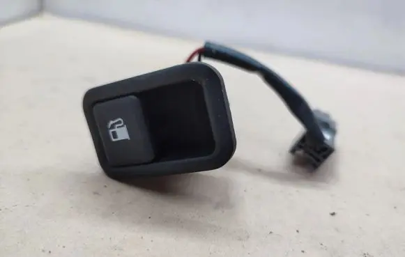 Hyundai Santa Fe Fuel tank opening switch 935552B000