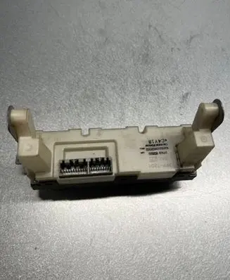 Nissan X-Trail T30 Climate control/heater control trim ---