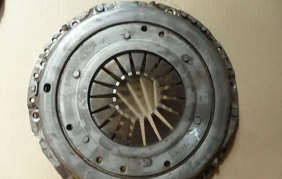 Volkswagen PASSAT B7 Clutch pressure plate 3082001932