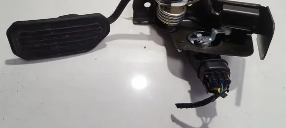 Toyota Avensis T250 Accelerator throttle pedal