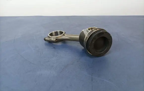Volkswagen PASSAT B8 Piston 