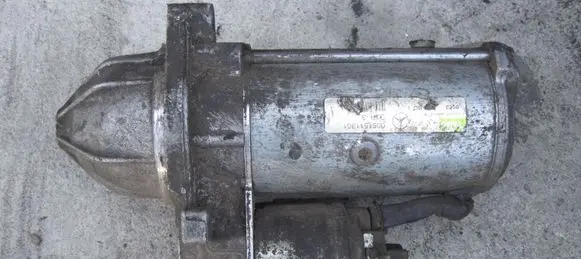 Mercedes-Benz Vito Viano W639 Starter motor 0051511301