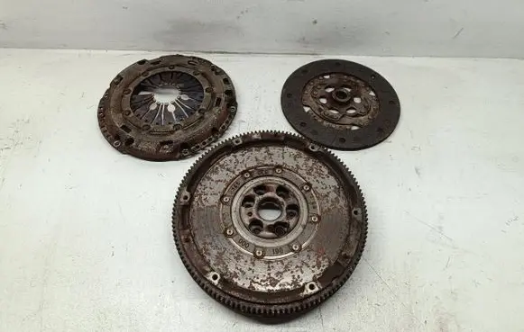 Volkswagen PASSAT B6 Clutch set kit 03g141025N