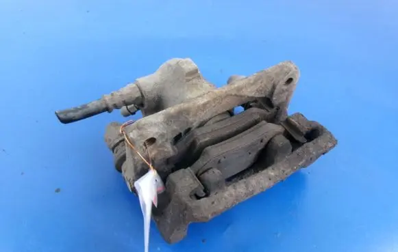 Mercedes-Benz Vaneo W414 Rear brake caliper