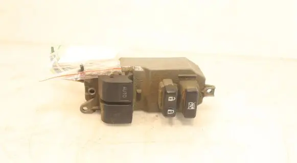 Toyota Auris 150 Electric window control switch