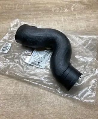 Opel Astra H Intercooler hose/pipe 55559946 6302618
