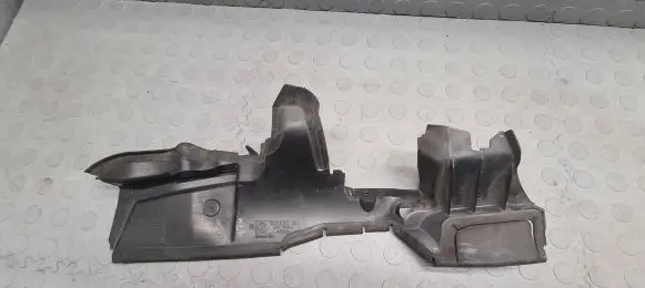 BMW X5 E53 Radiator trim 8264182