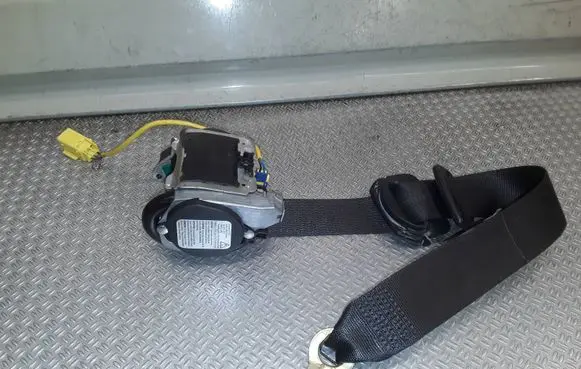 Porsche Cayenne (9PA) Rear seatbelt 7L0857805C