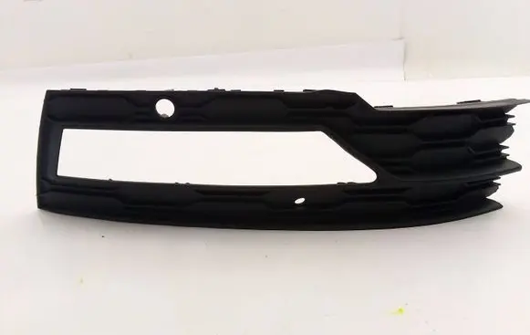 Skoda Octavia Mk4 Front bumper lower grill 5E3807682A