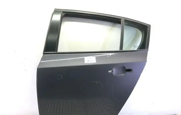 Chevrolet Cruze Rear door