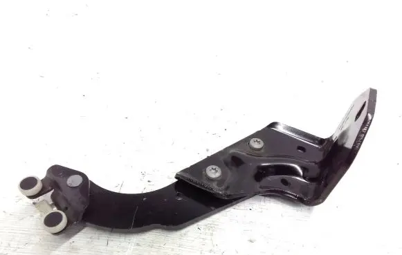 Mercedes-Benz Vito Viano W639 Sliding door lower roller guide/hinge A6397600400