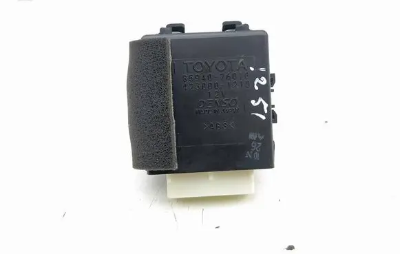 Lexus CT 200H Window washer relay 8594076010 4230001210