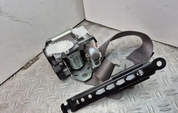 Lexus GS 300 350 430 450H Front seatbelt 7J08280310 7Q2590P BAMPT11261