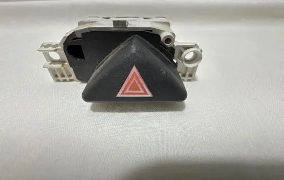 Ford Focus Hazard light switch 2M5T13A350AA