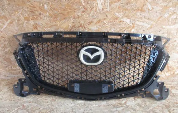 Mazda 3 III Front grill