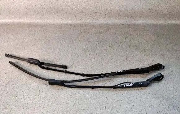 Citroen C5 Aircross Front wiper blade arm 97036203132 970362031