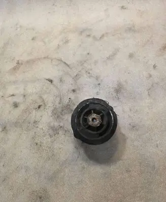 Engine mount bracket