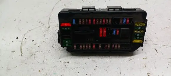 BMW 3 F30 F35 F31 Fuse module 9337879