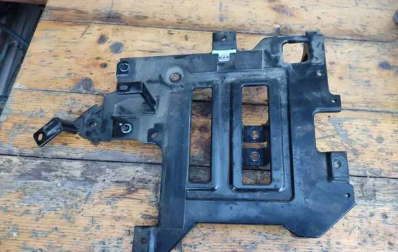 KIA Niro Hybrid/electric vehicle battery bracket 