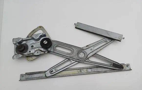Toyota Yaris Front door manual window regulator