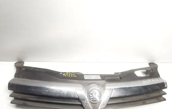 Opel Astra H Front bumper upper radiator grill 13108471