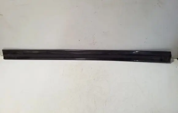 Volkswagen PASSAT B4 Front door trim (molding) 3A0853516A