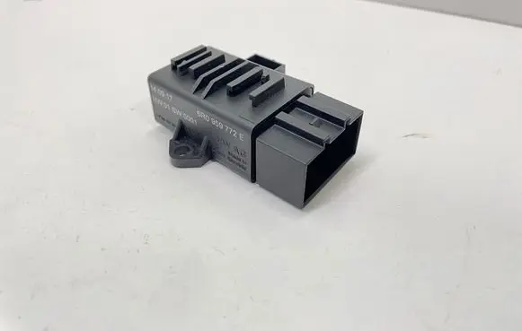 Skoda Fabia Mk3 (NJ) Seat heating relay 6R0959772E SW0001