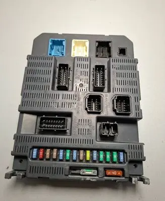 Citroen C3 Pluriel Fuse module 9663798380 BSI2004P0700