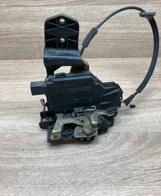 Seat Leon (1M) Rear door lock 3B4839015A 3B0837867
