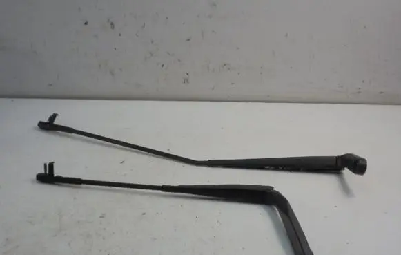 Volkswagen Polo III 6N 6N2 6NF Front wiper blade arm 6Q1955409A