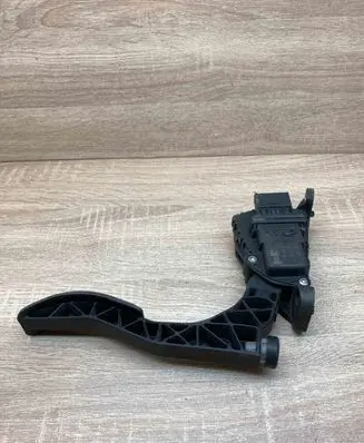 Audi A6 S6 C6 4F Accelerator throttle pedal 4F1723523A 6PV008984