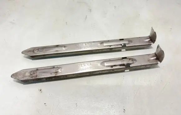 Volvo V70 Headlight/headlamp mounting bracket 30678340