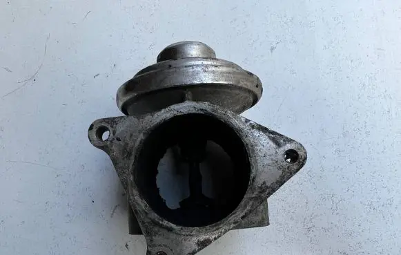 Audi A3 S3 A3 Sportback 8P EGR valve 038129637D
