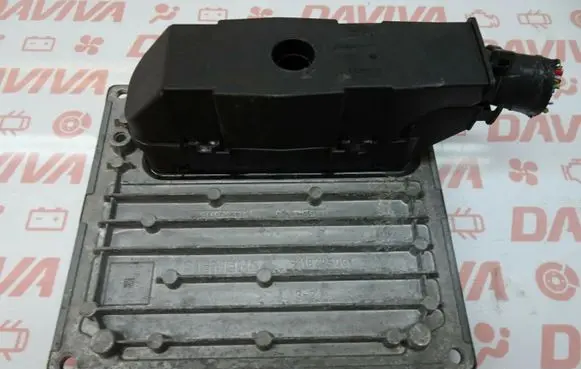 Ford Focus Engine control unit/module 5M51-12A650-FG 5M5112A650FG S118934102